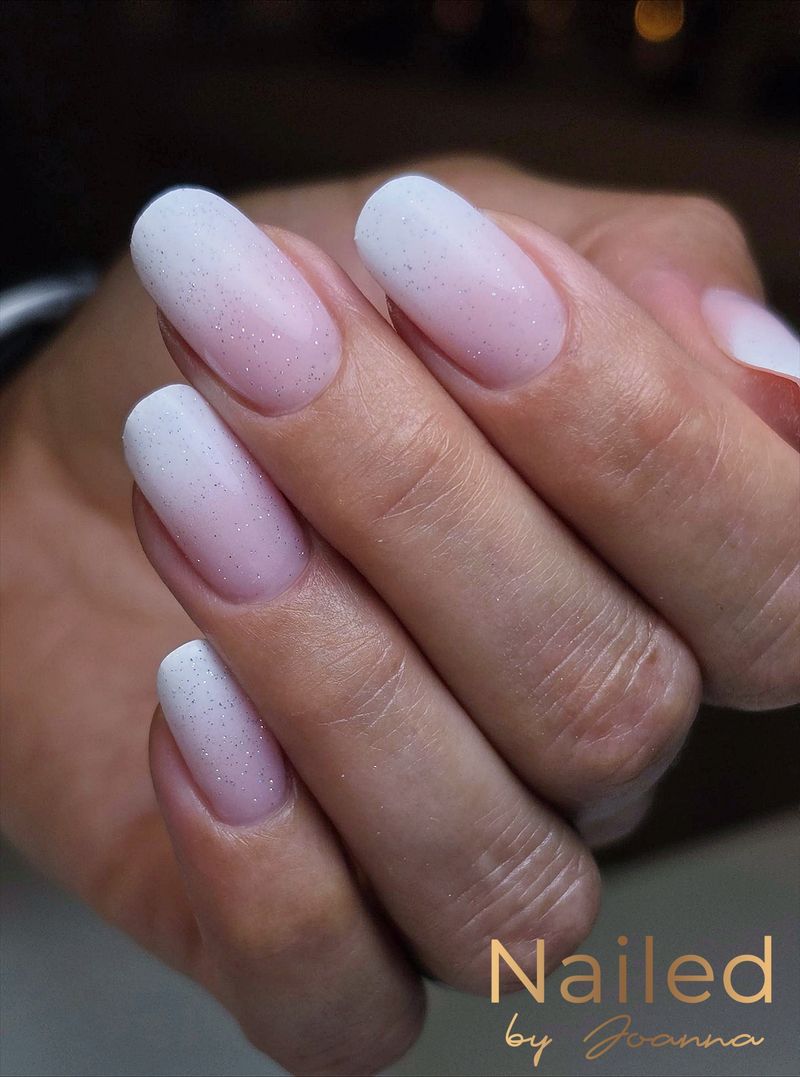 White babyboomer with fine glitter