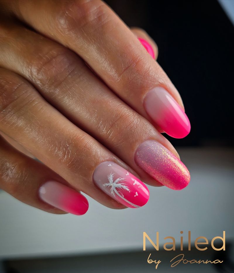 Pink gradient with palm tree motif
